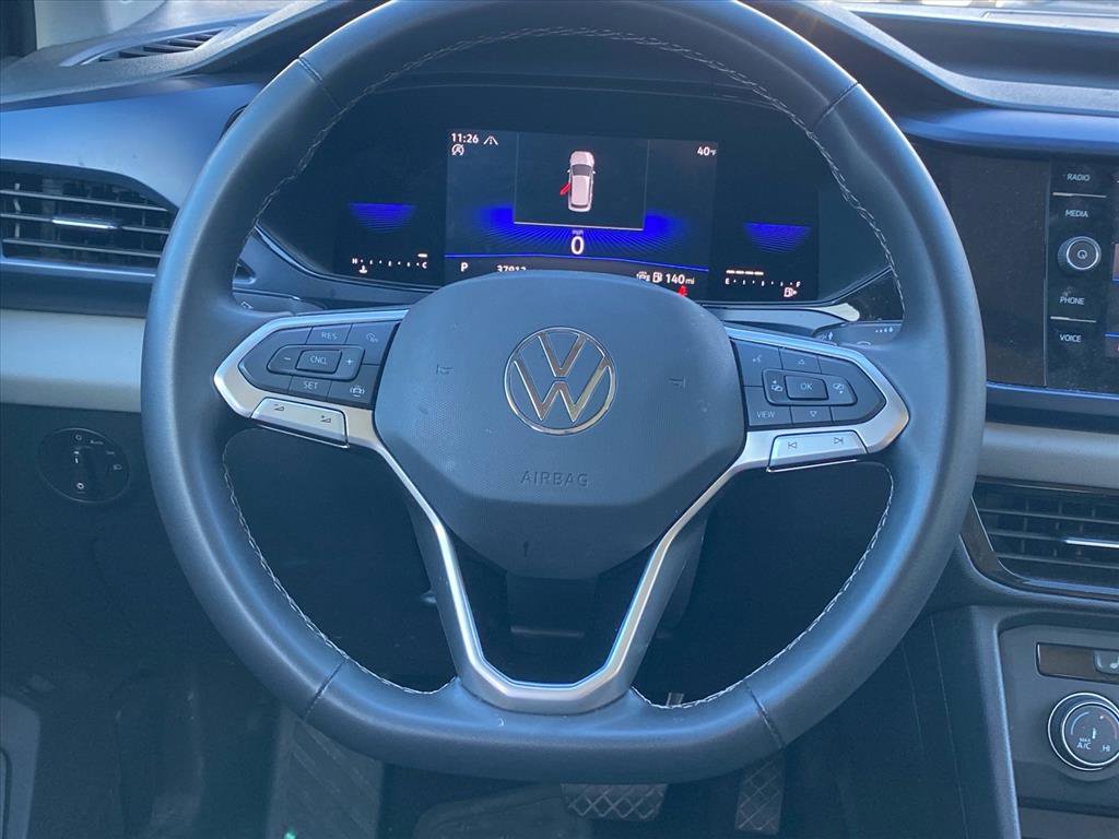 Used 2022 Volkswagen Taos SE w/ Panoramic Sunroof Package image 4