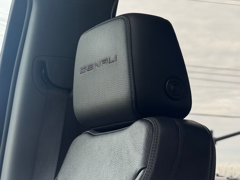 Used 2021 GMC Sierra 2500 Denali w/ Denali Ultimate Package image 25