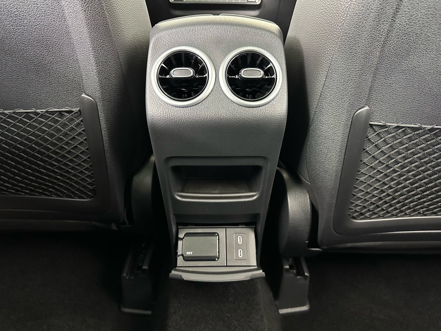 Used 2026 Mercedes-Benz GLB 250 4MATIC image 28