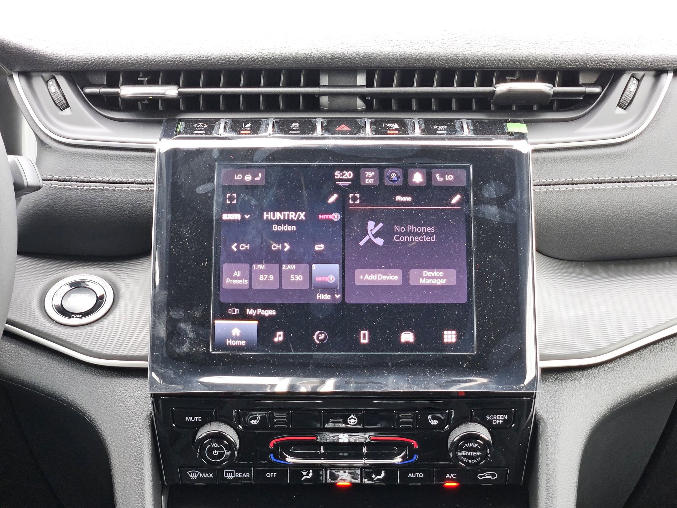 New 2025 Jeep Grand Cherokee Altitude image 16