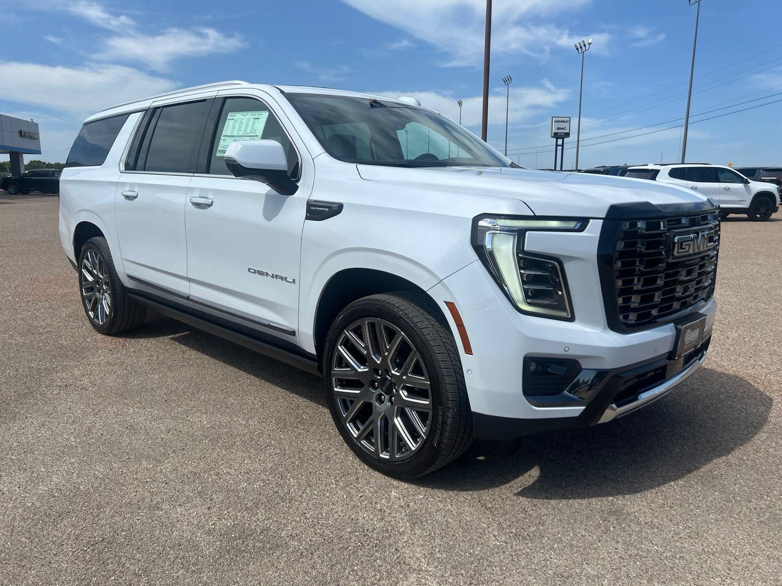 New 2026 GMC Yukon XL Denali Ultimate w/ LPO, Floor Liner Package AWD/4WD image 8