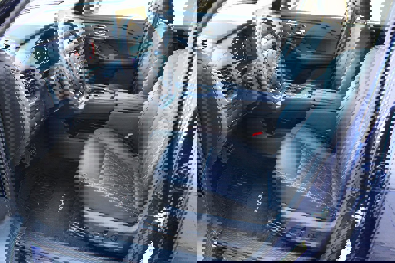 Used 2024 Nissan Rogue Platinum image 16