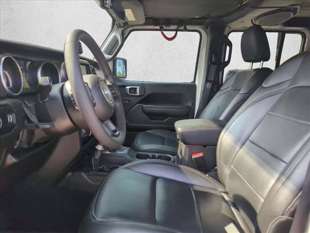 Used 2023 Jeep Gladiator Mojave AWD/4WD image 15