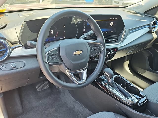 Used 2025 Chevrolet Trax LT w/ LT Convenience Package FWD image 31