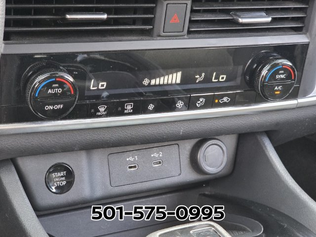 Used 2024 Nissan Rogue SV FWD image 26