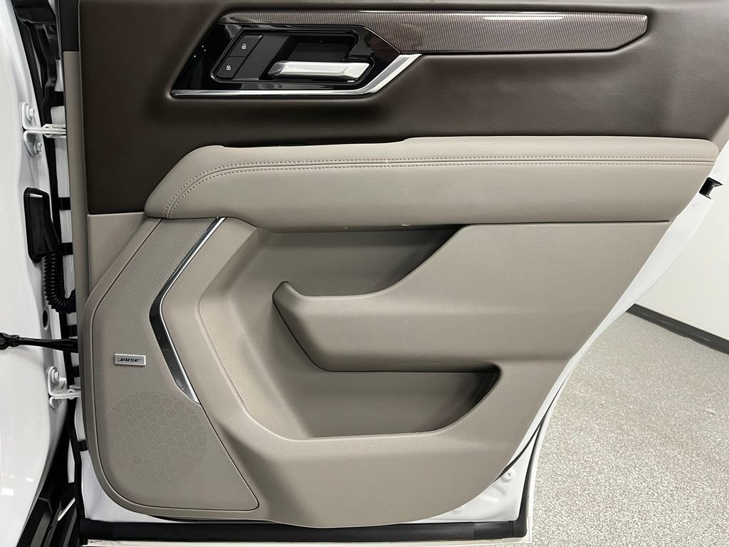 Used 2025 GMC Yukon Elevation AWD/4WD image 49
