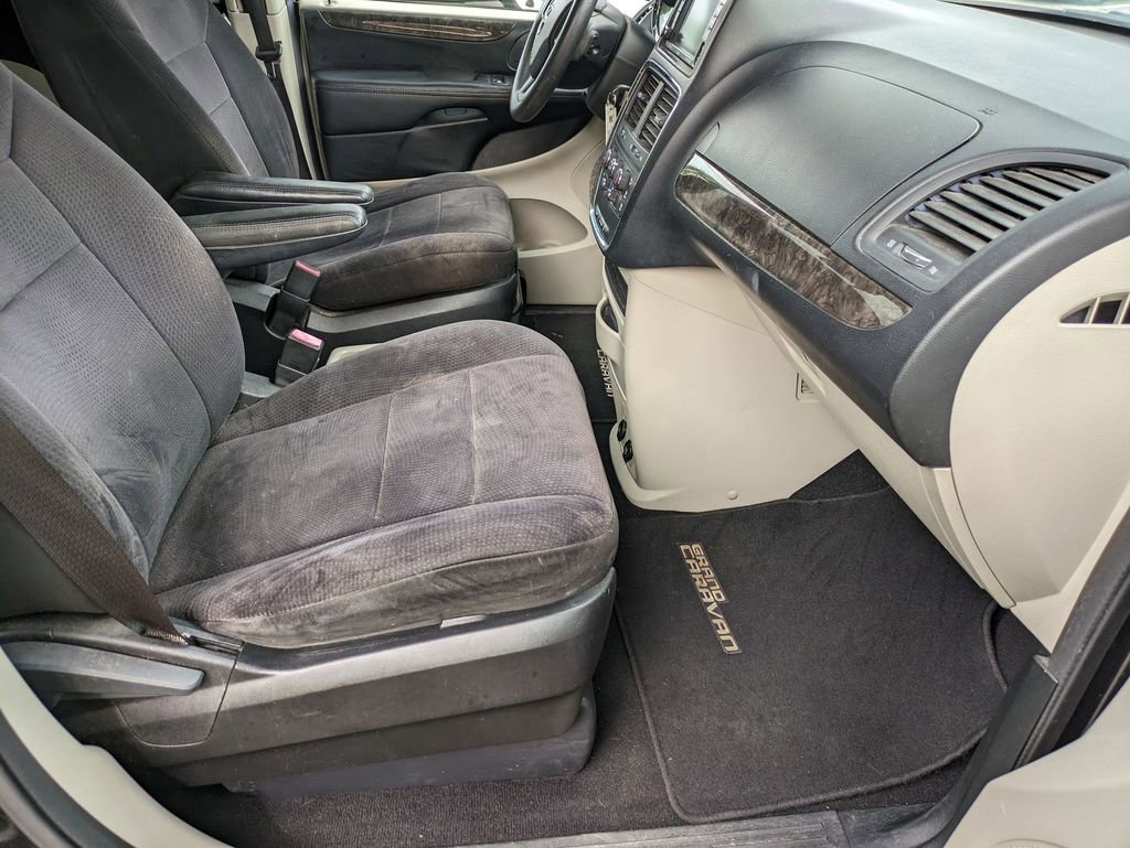 Used 2011 Dodge Grand Caravan Mainstreet w/ PWR Convenience Group image 28