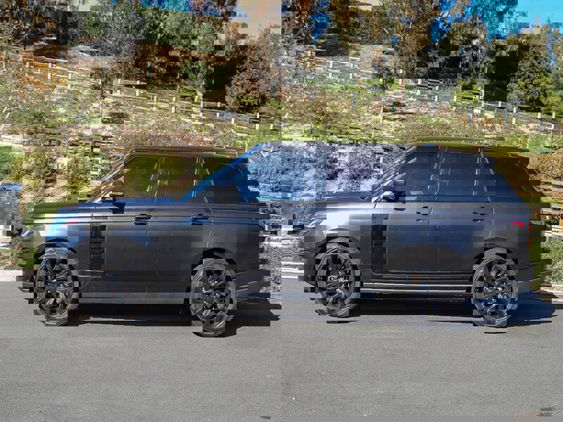 Used 2019 Land Rover Range Rover HSE image 3
