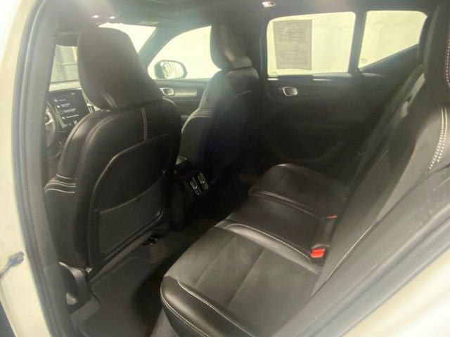 Used 2021 Volvo XC40 T5 R-Design w/ Advanced Package AWD/4WD image 13
