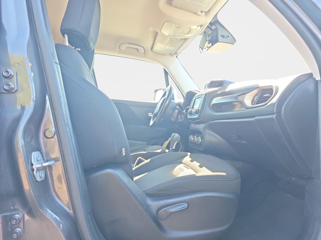 Used 2017 Jeep Renegade Latitude image 18