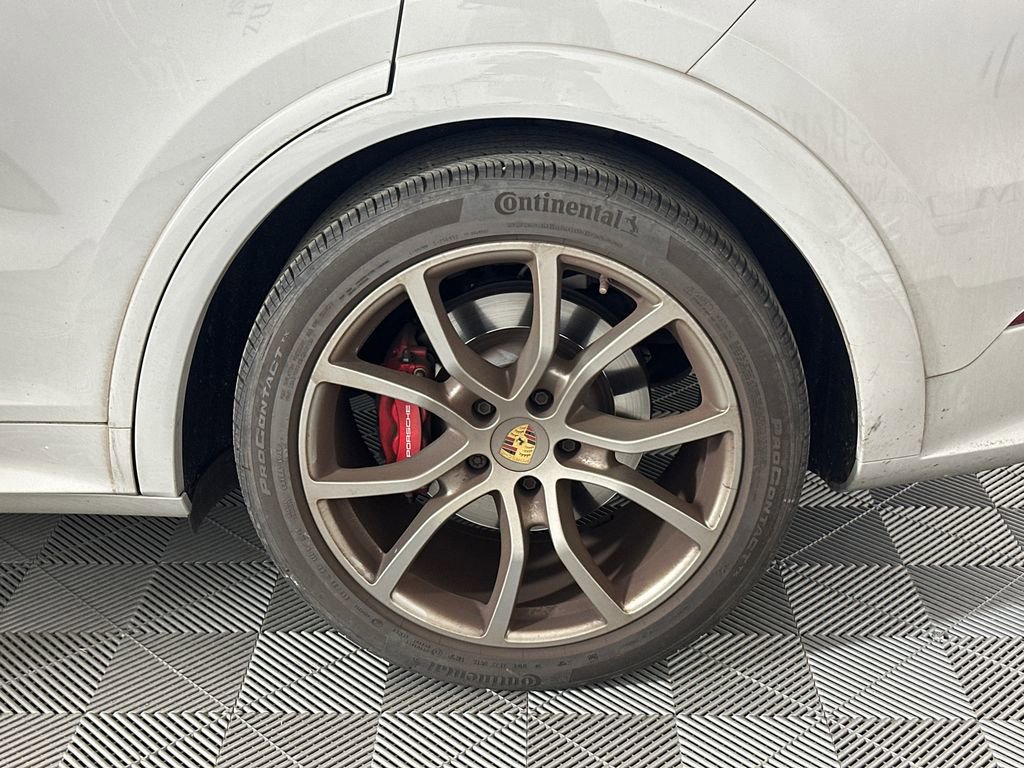 Used 2023 Porsche Cayenne GTS AWD/4WD image 10