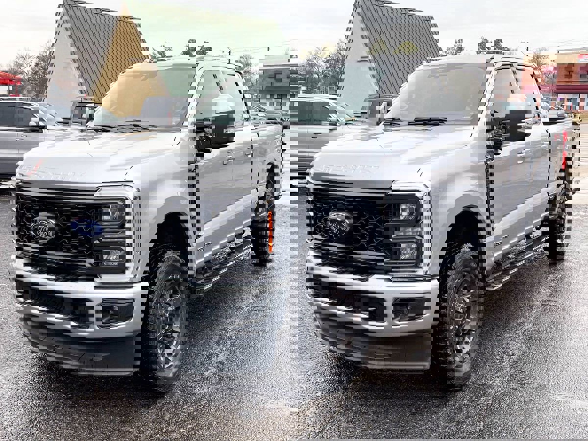 Used 2023 Ford F250 Lariat w/ Sport Appearance Package AWD/4WD image 1