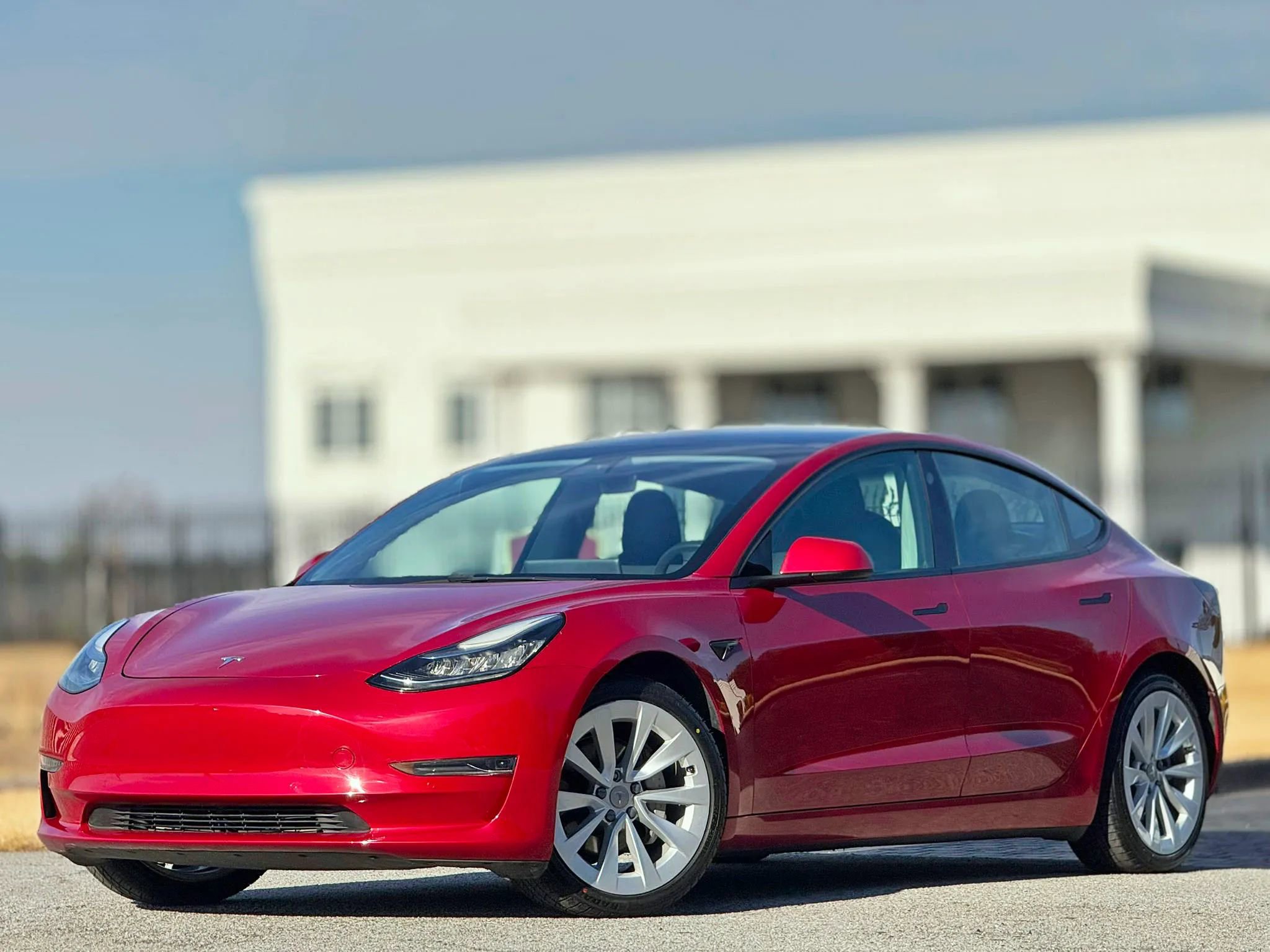 Used 2021 Tesla Model 3 Standard Range Plus image 1