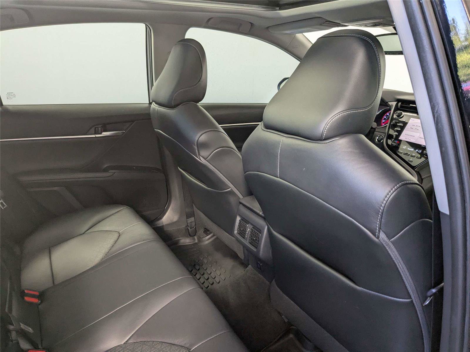 Used 2020 Toyota Camry XSE FWD image 29