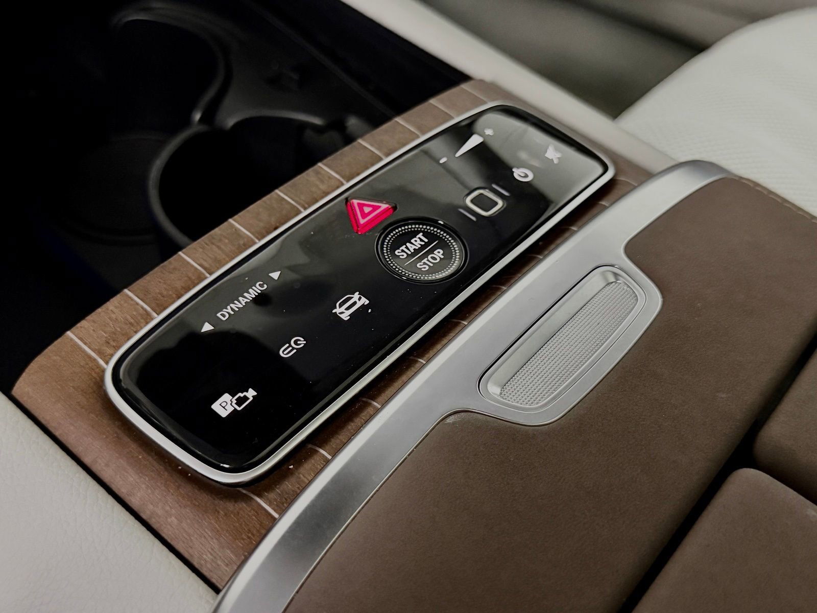 Used 2023 Mercedes-Benz EQS 580 4MATIC Sedan image 33