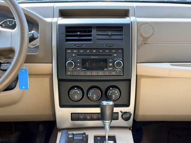 Used 2008 Jeep Liberty Sport w/ Popular Equipment Group AWD/4WD image 17