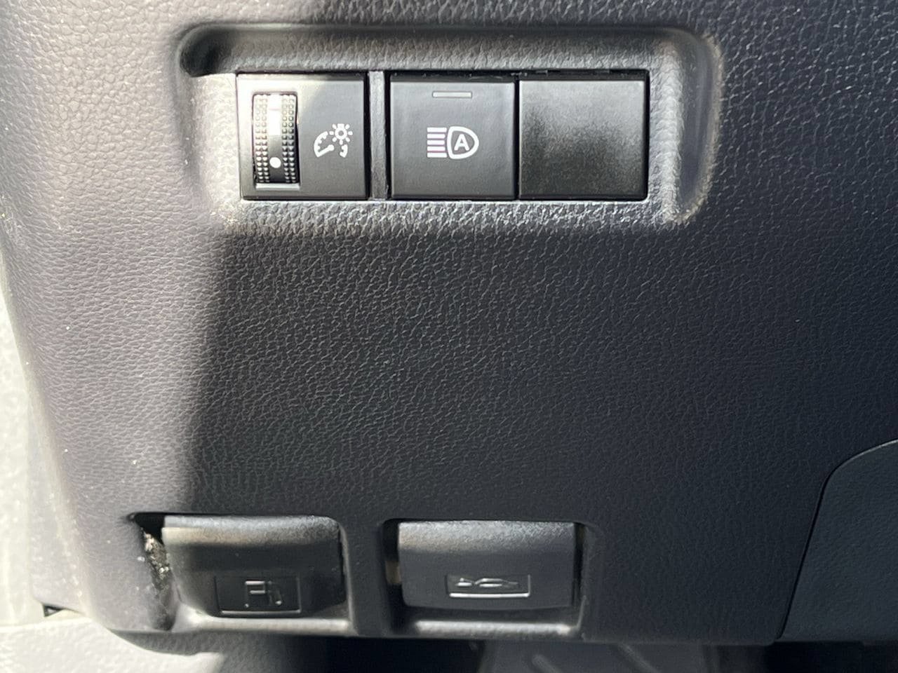 Used 2025 Toyota RAV4 XLE AWD/4WD image 20