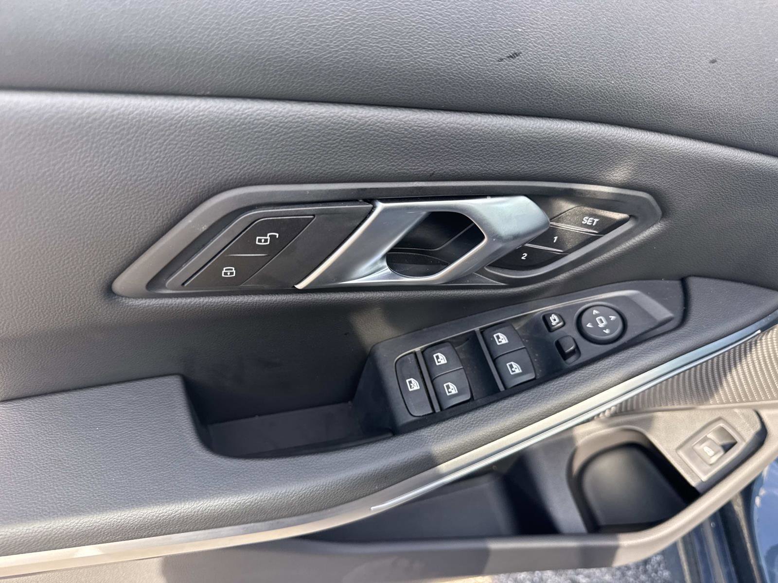 Certified 2025 BMW 330i Sedan image 17