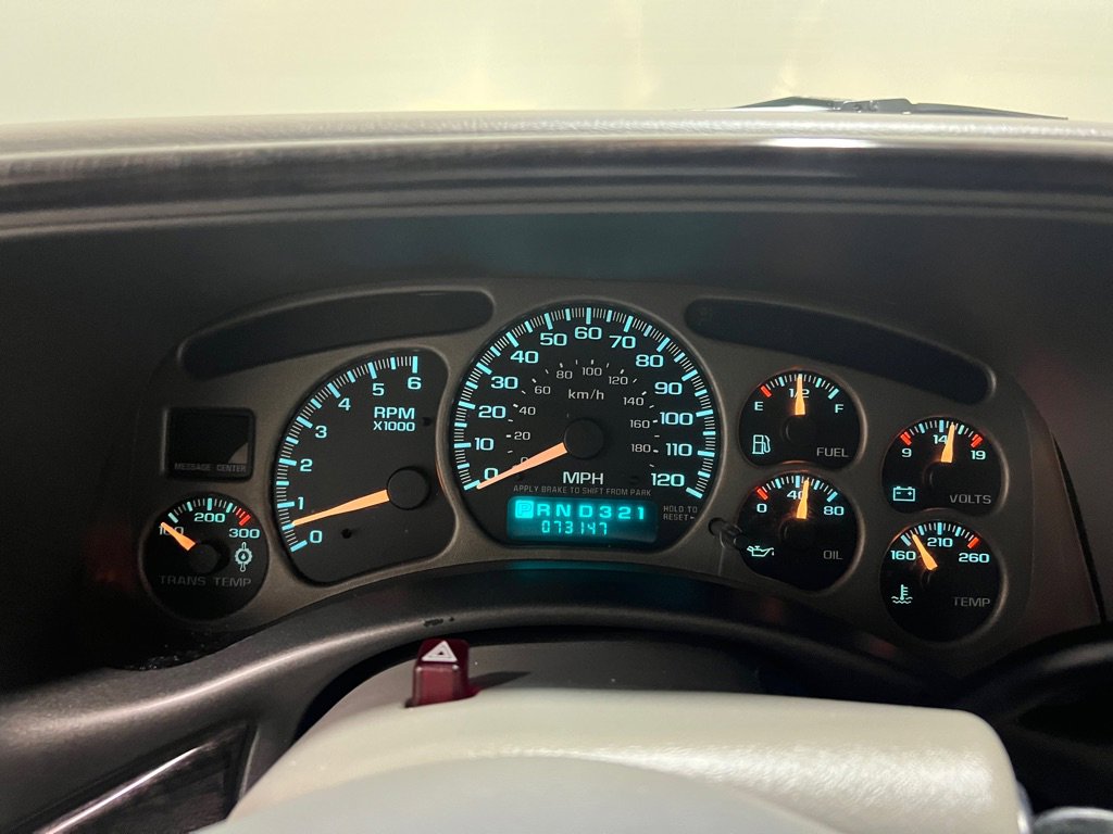 Used 2002 GMC Sierra 1500 Denali image 5