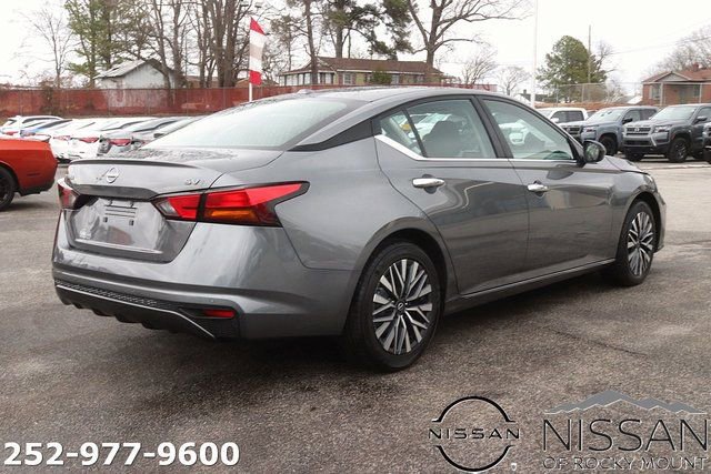 Certified 2024 Nissan Altima 2.5 SV image 8