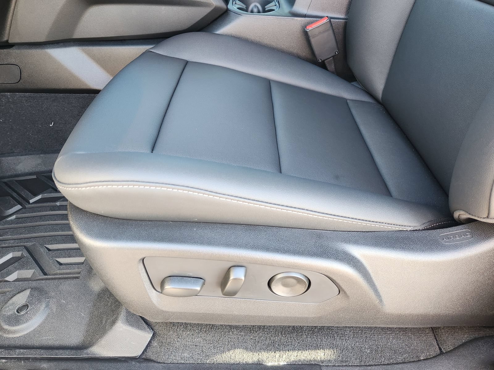 New 2026 GMC Canyon Elevation w/ Convenience Package RWD image 28