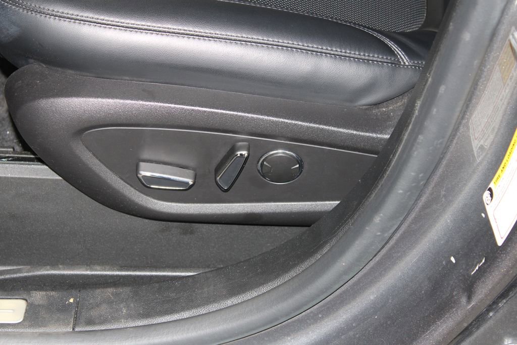 Used 2022 Lincoln Nautilus Reserve w/ Equipment Group 201A image 22