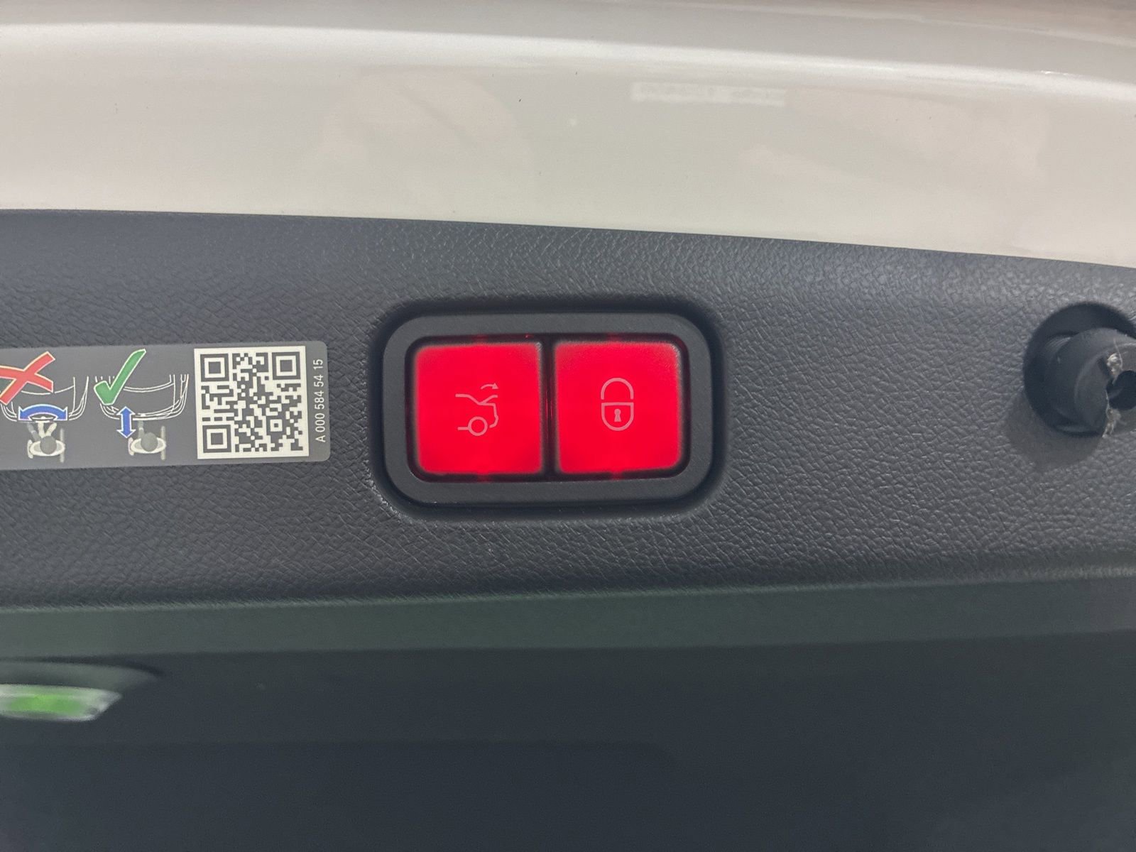 Used 2024 Mercedes-Benz E 350 4MATIC Sedan image 33