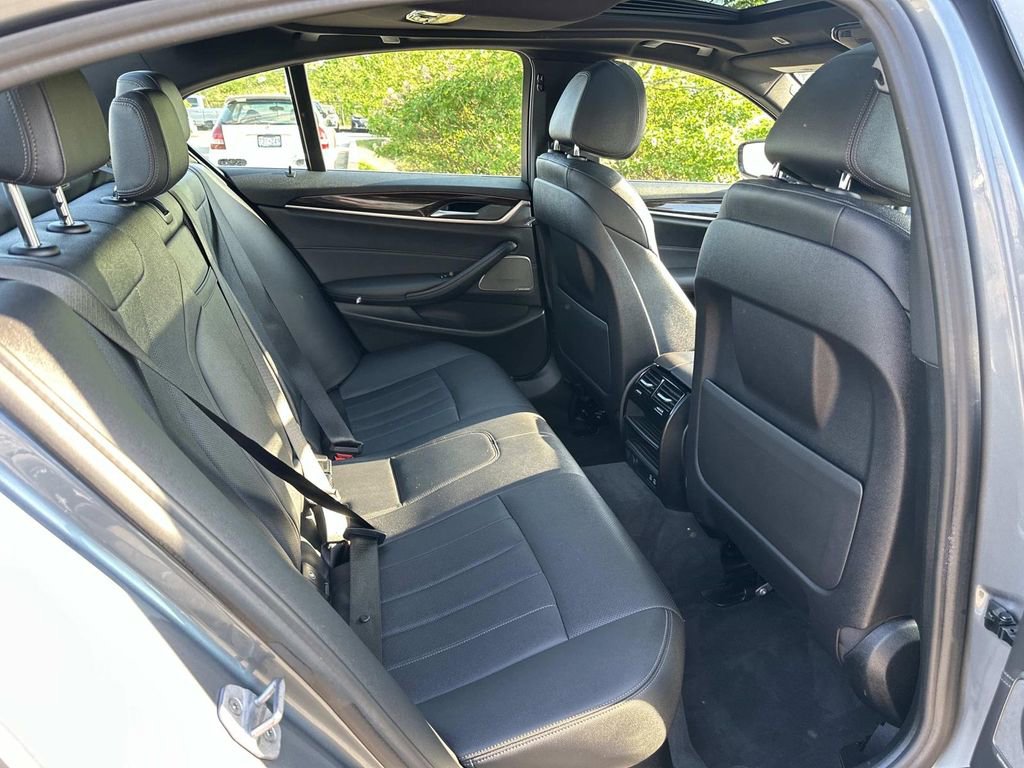 Used 2021 BMW 530i w/ Premium Package image 36