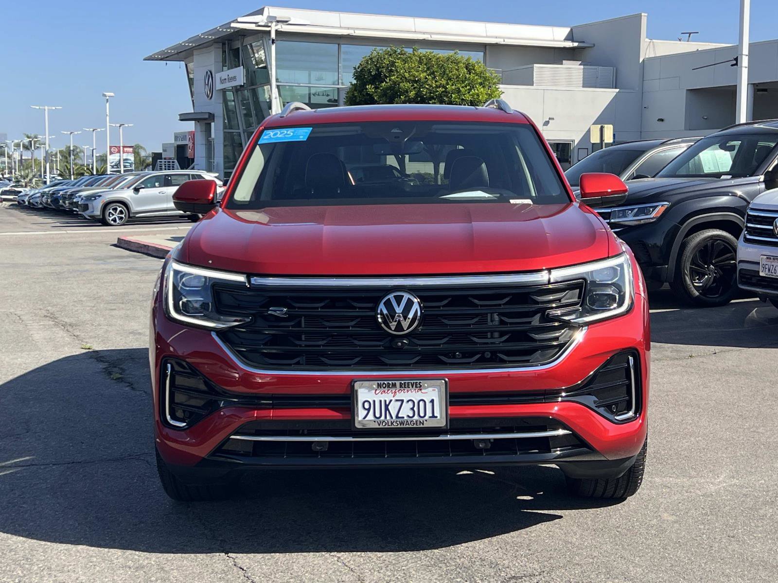 Certified 2025 Volkswagen Atlas SEL Premium R-Line AWD/4WD image 4