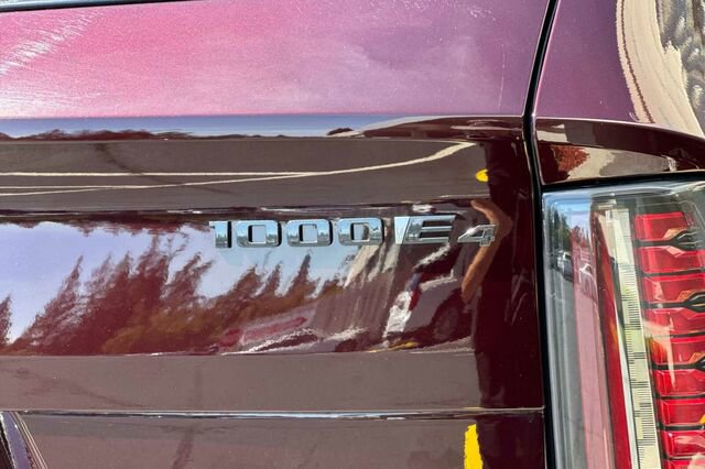 New 2025 Cadillac Escalade IQ Sport 2 w/ LPO, ONYX Package image 28