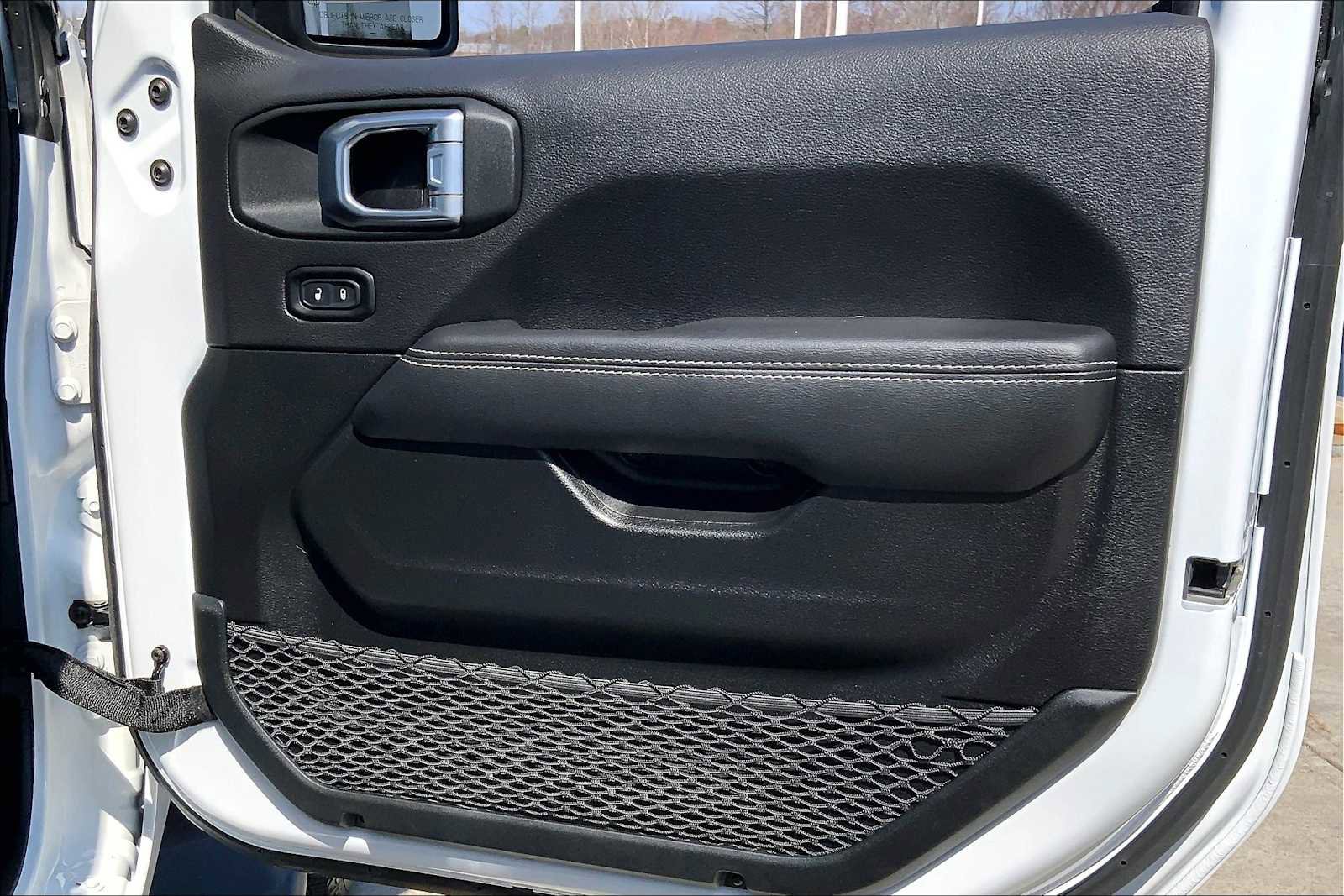 Used 2021 Jeep Wrangler Unlimited Sahara AWD/4WD image 23