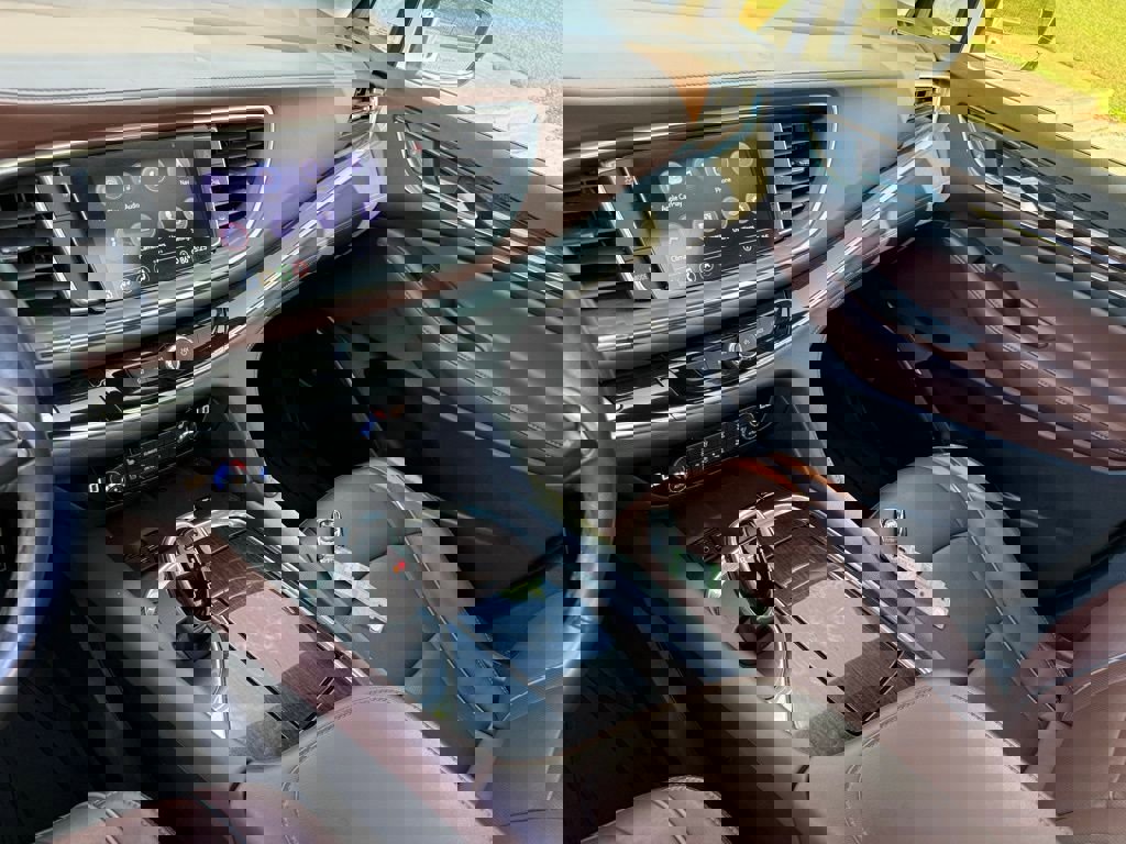 Used 2021 Buick Enclave Avenir w/ Avenir Technology Package image 34