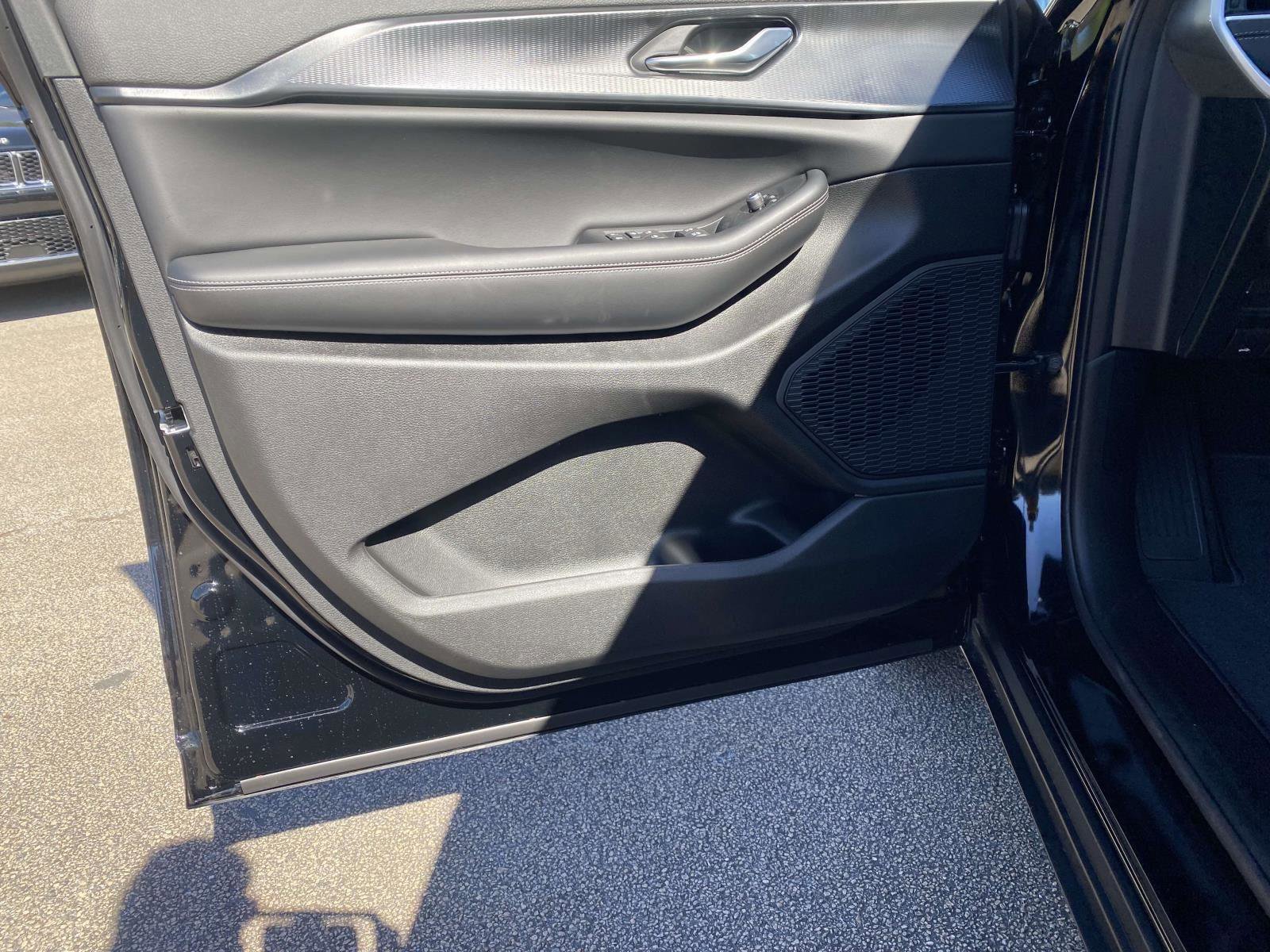 New 2025 Jeep Grand Cherokee Laredo X AWD/4WD image 9