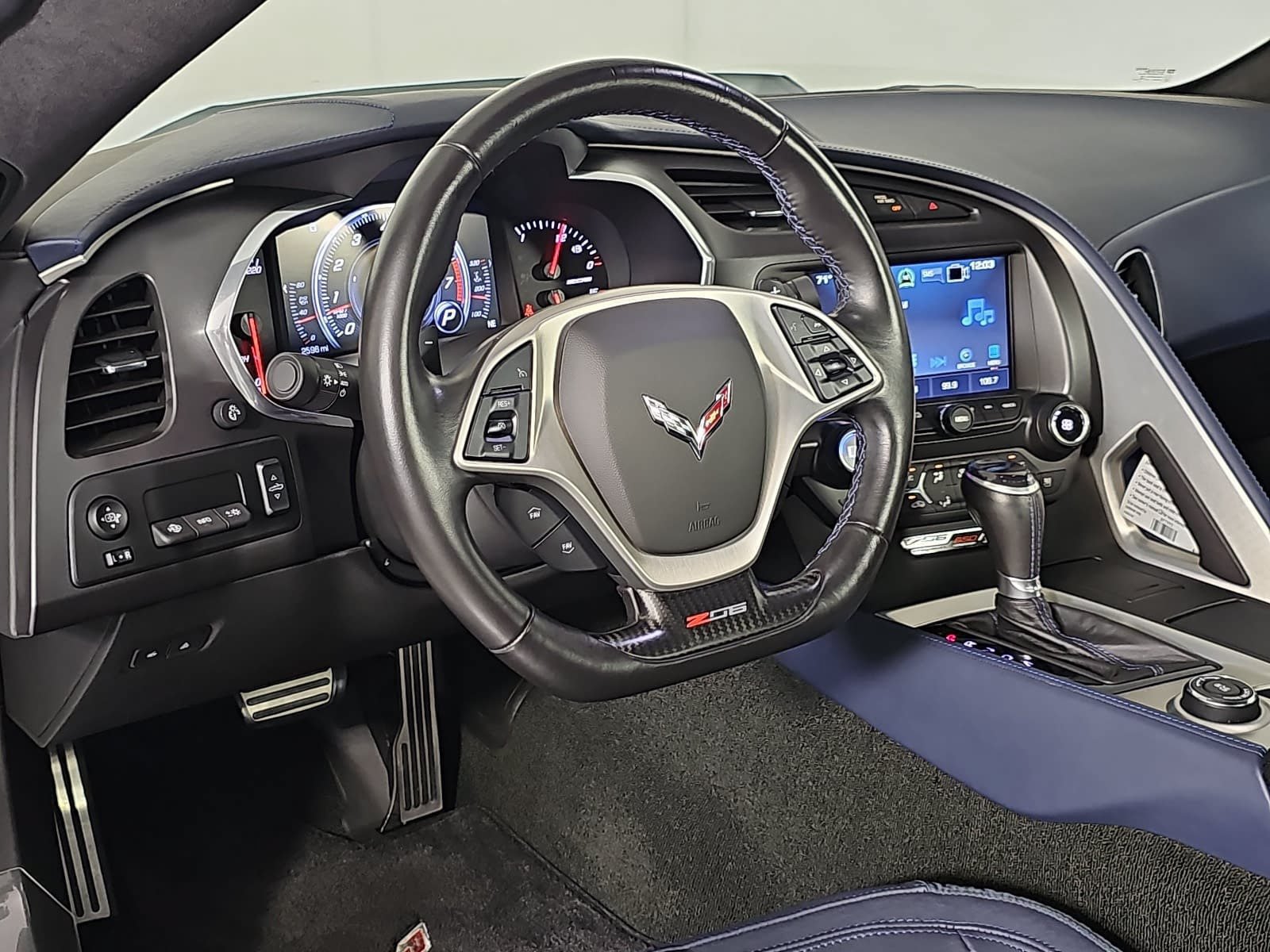 Used 2017 Chevrolet Corvette Z06 RWD image 13