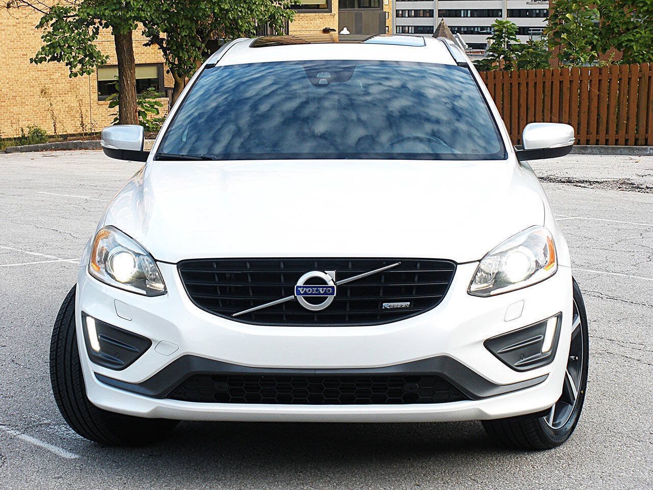 Used 2015 Volvo XC60 T6 R-Design Platinum AWD/4WD image 7