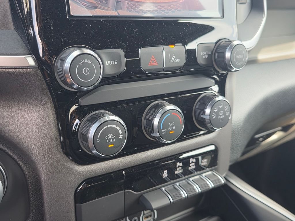 New 2026 RAM 1500 Big Horn w/ Night Edition AWD/4WD image 17