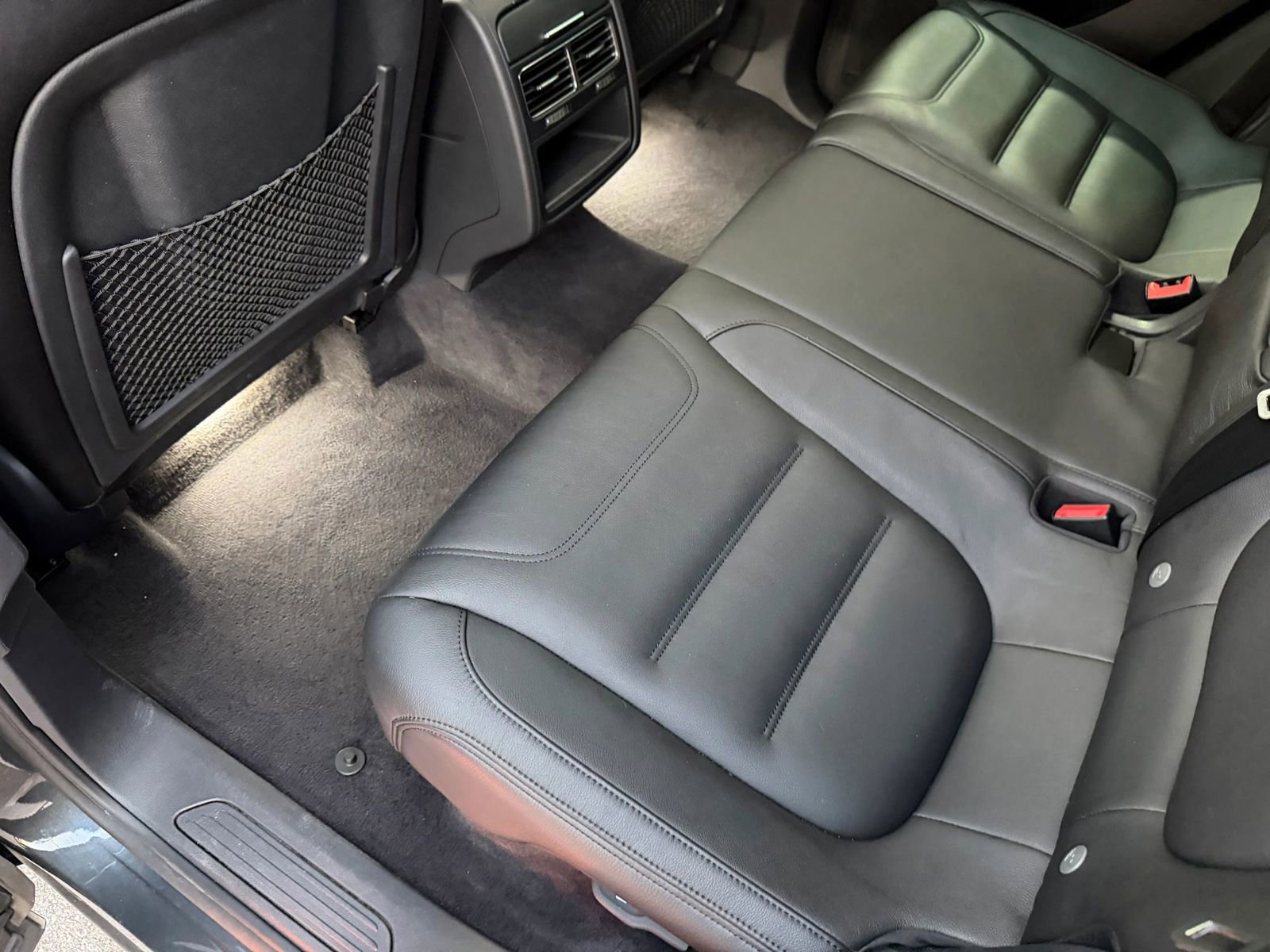 Used 2012 Volkswagen Touareg Sport AWD/4WD image 68