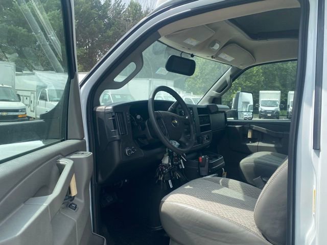 New 2025 Chevrolet Express 4500 w/ Power Convenience Package image 18