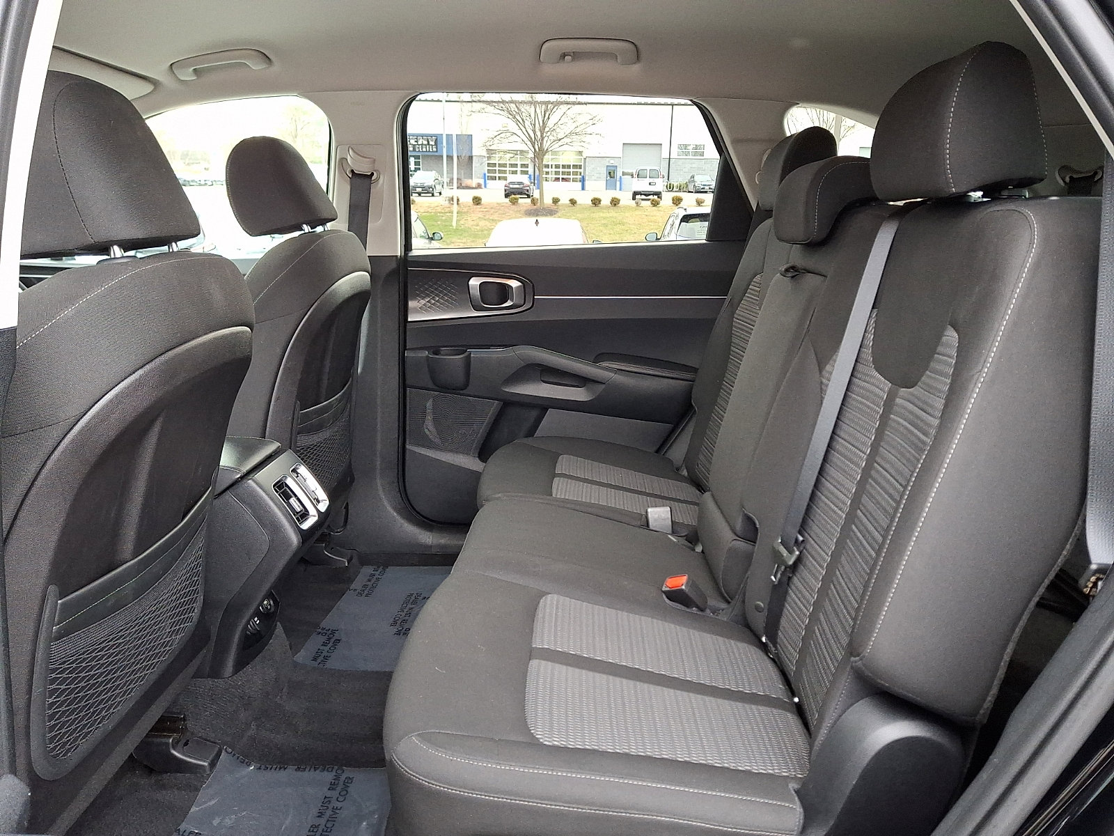 Used 2023 Kia Sorento LX image 10