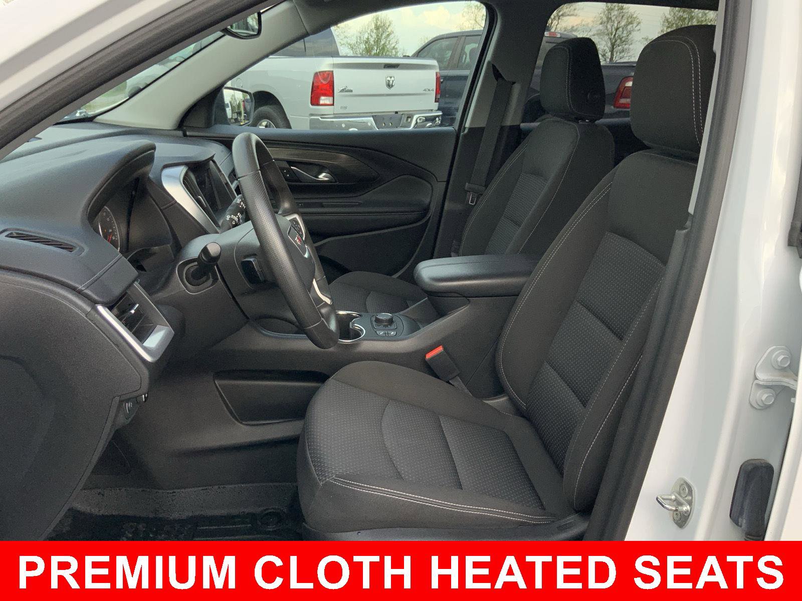 Used 2022 GMC Terrain SLE w/ Elevation Edition image 5