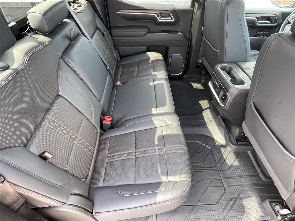 Used 2025 Chevrolet Silverado 1500 High Country AWD/4WD image 28