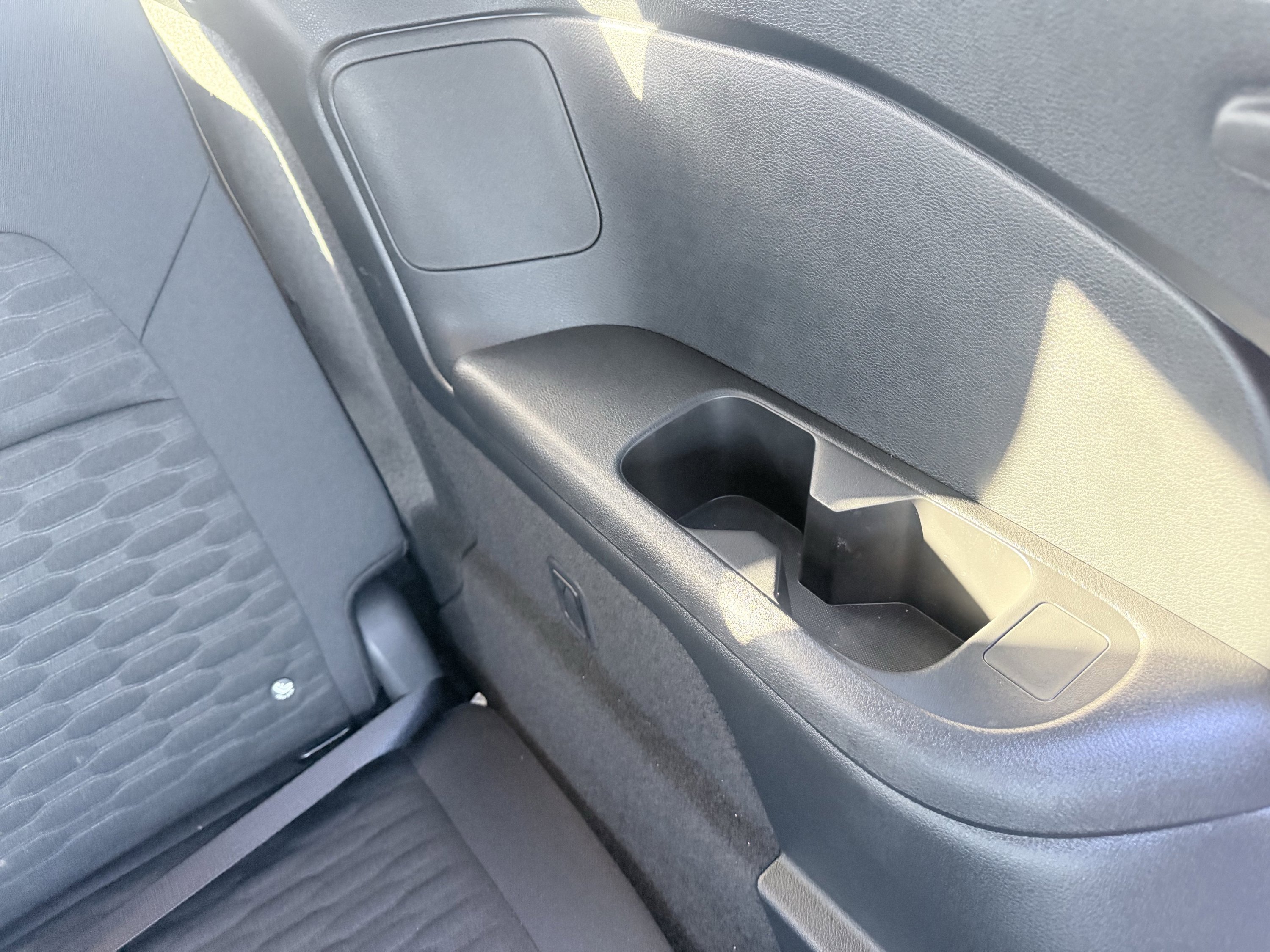 Used 2025 Nissan Pathfinder S image 34