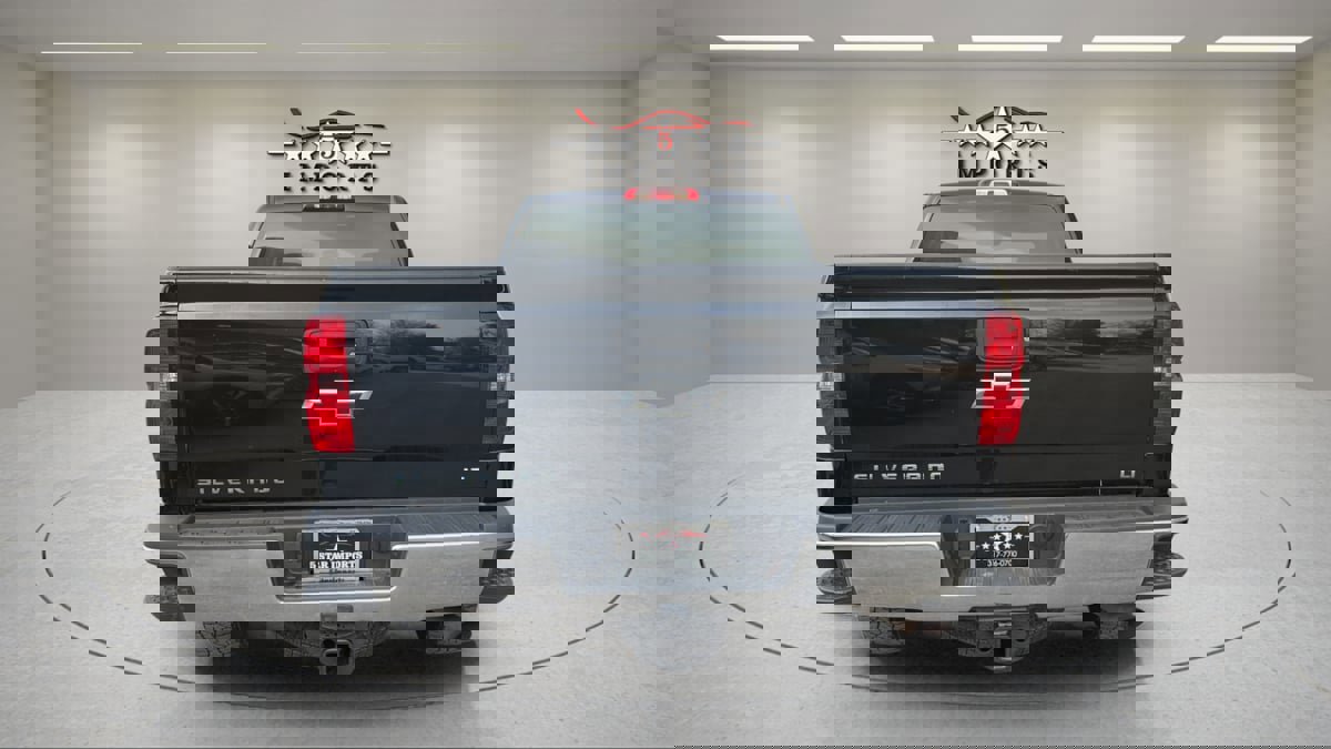 Used 2016 Chevrolet Silverado 2500 LT w/ LT Convenience Package image 4