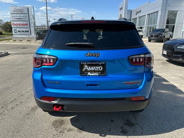 Used 2025 Jeep Compass Trailhawk AWD/4WD image 8