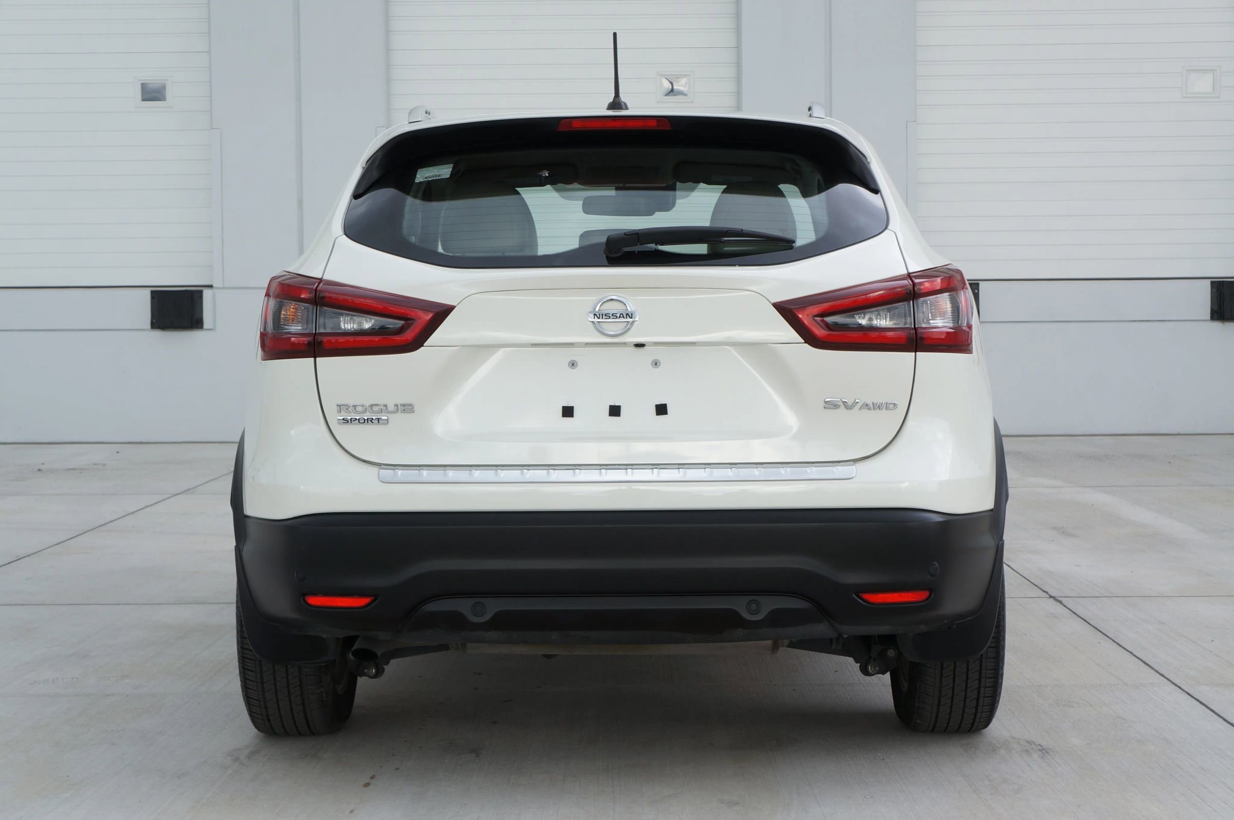 Used 2022 Nissan Rogue Sport SV w/ Technology Package image 11