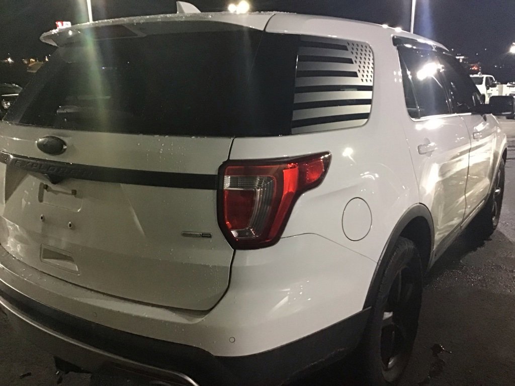 Used 2017 Ford Explorer XLT image 3