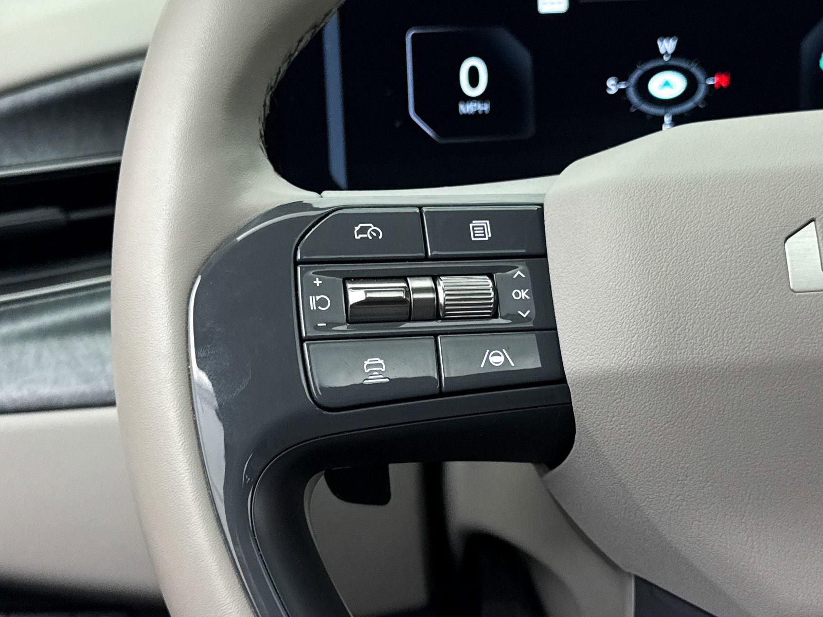 Used 2024 Kia EV9 Wind image 35