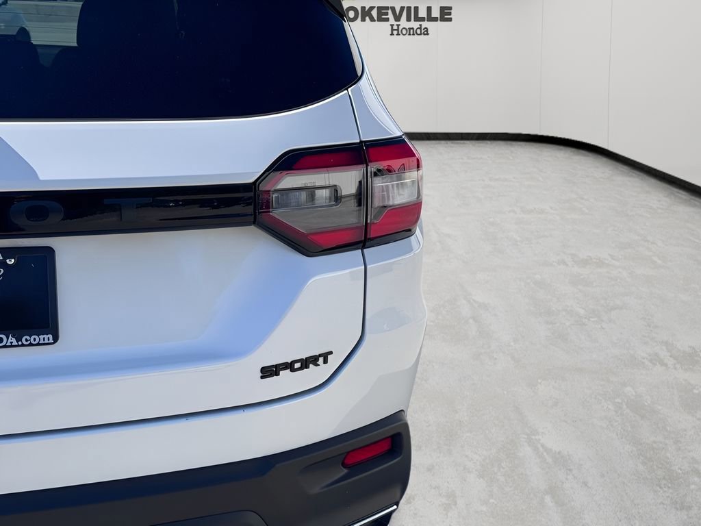 Used 2025 Honda Pilot Sport image 9
