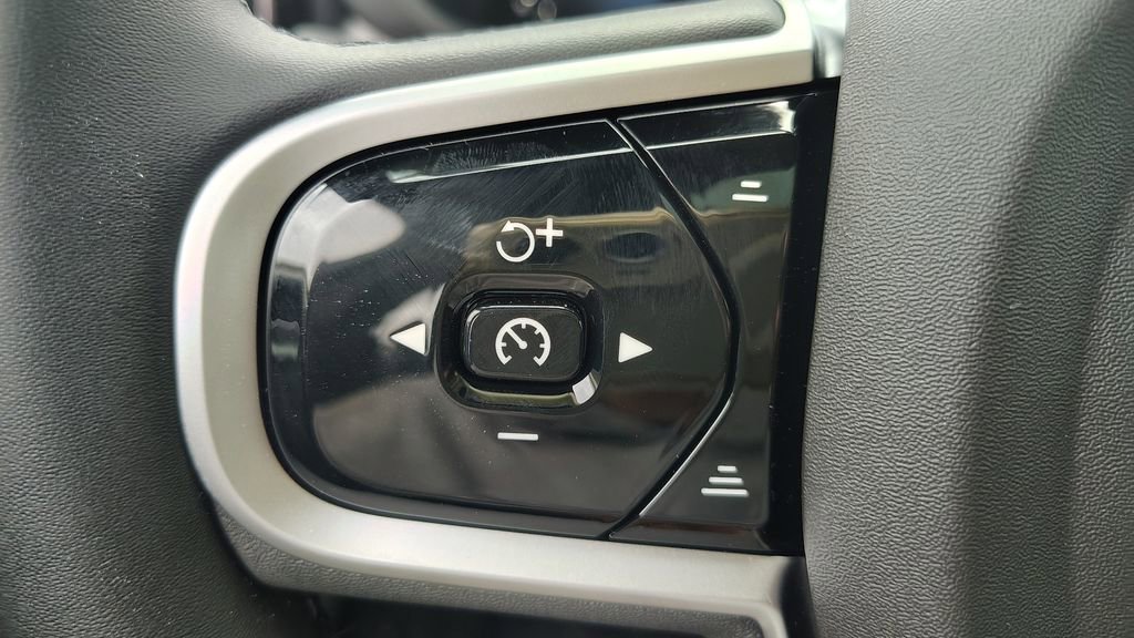 New 2026 Volvo XC60 B5 Ultra w/ Climate Package image 16