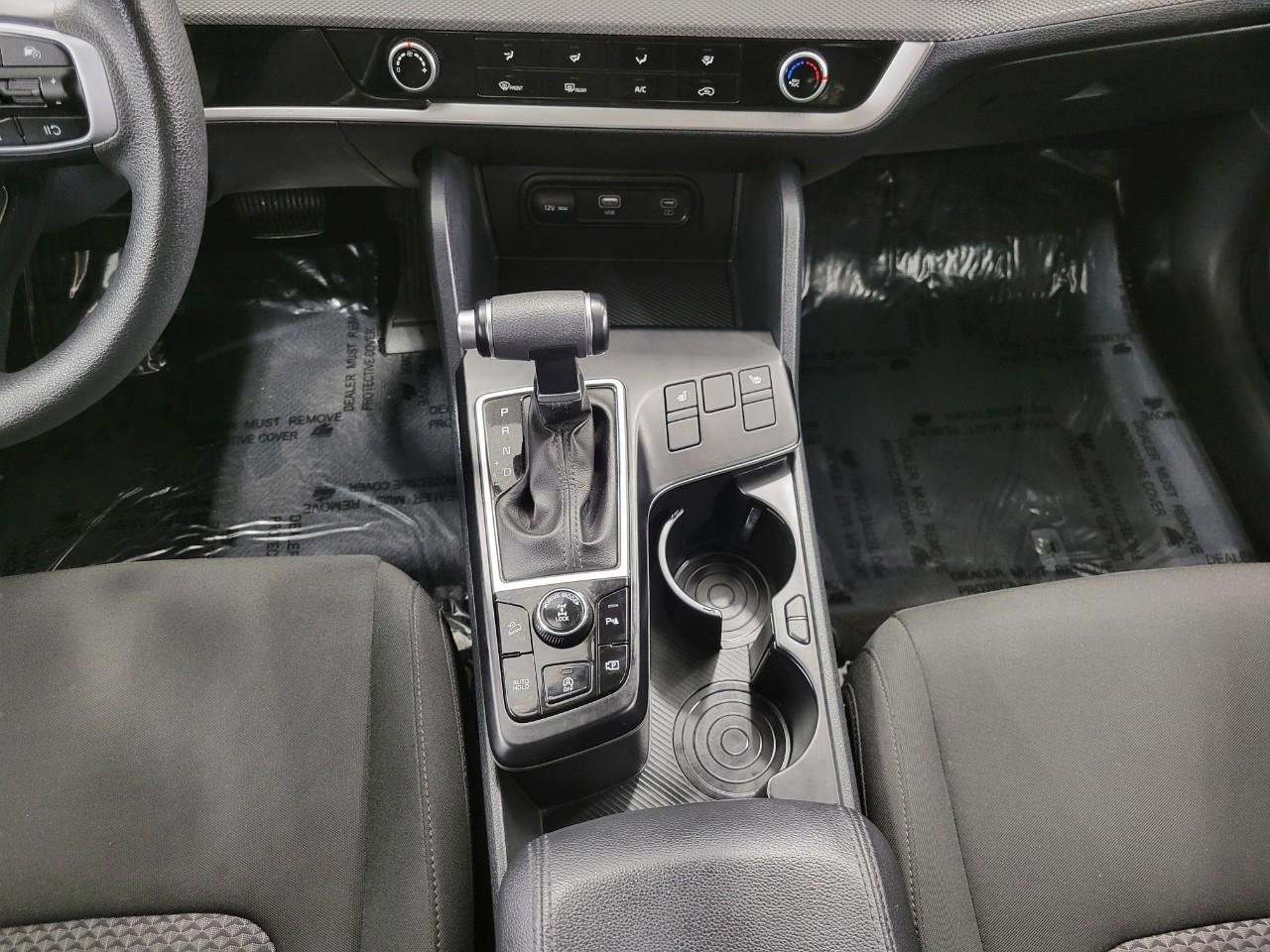 Used 2025 Kia Sportage LX image 17